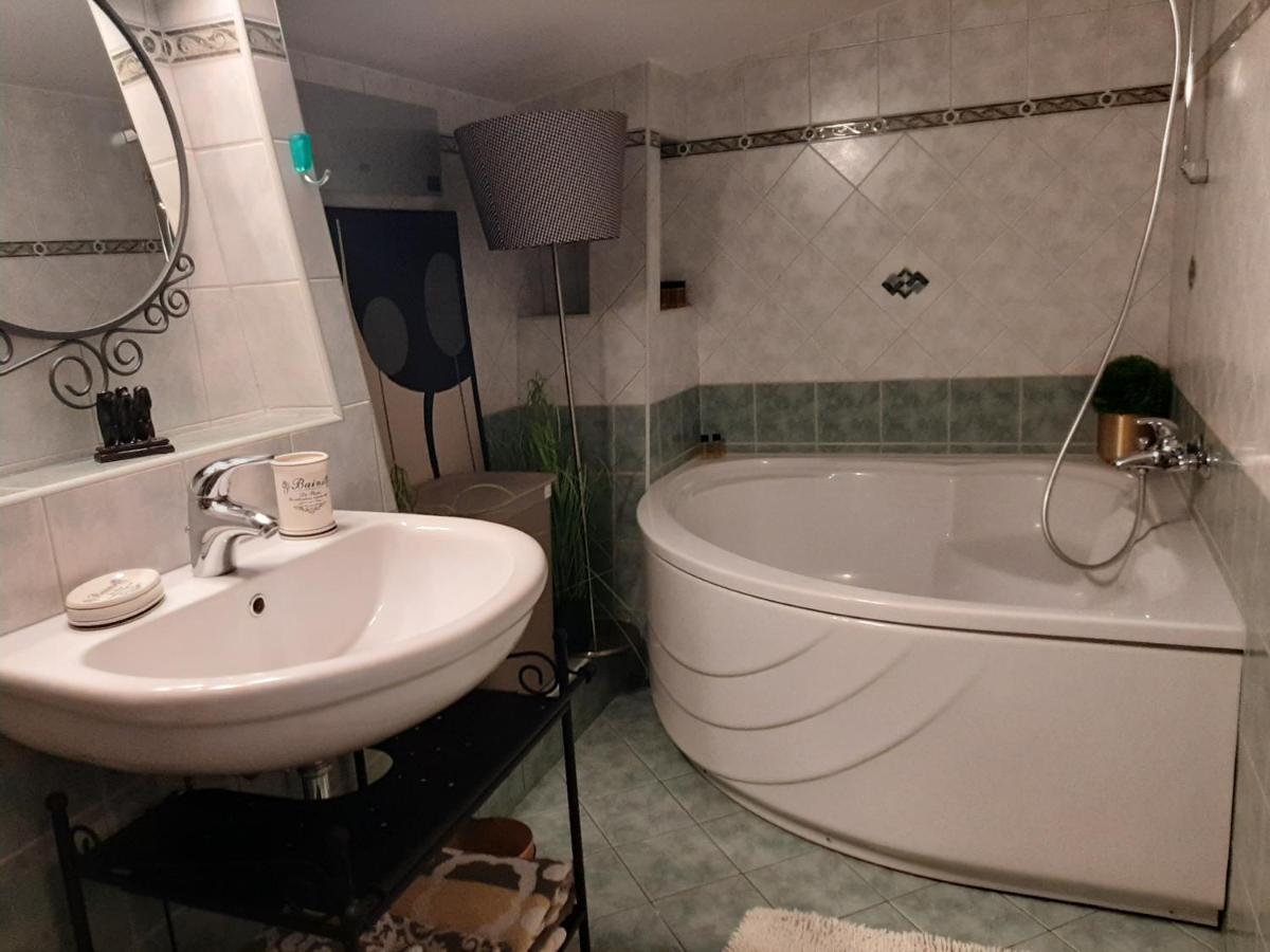 Arena Design Apartments With Free Private Parking And With A Terrace Pula Zewnętrze zdjęcie